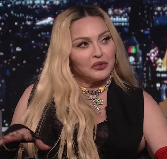 Madonna vence o prêmio de <i>Artista do Ano</i> no <i>VMA 2026</i>