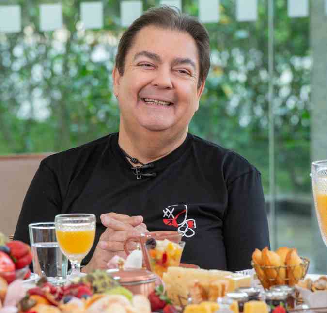 Camiseta repetida, briga com a produção e mais! Relembre os momentos mais marcantes de Fausto Silva à frente do <i>Domingão do Faustão</i>