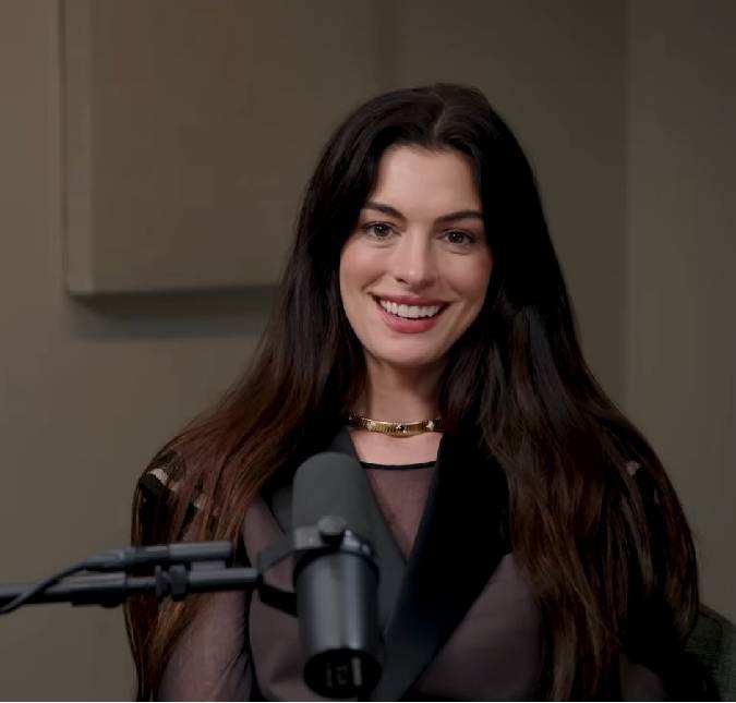 Anne Hathaway mostra transformação para lançamento de <i>Verity</i>: <i>Incrível</i>