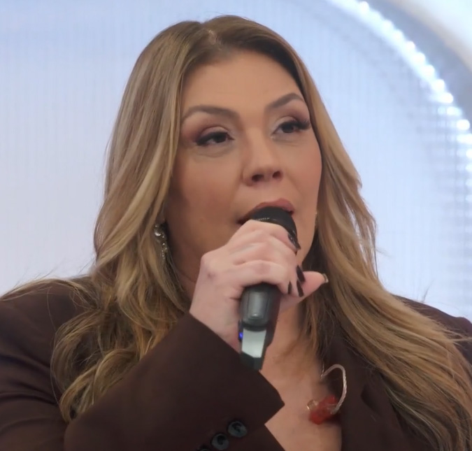 Simony chora ao relembrar o Balão Mágico e a tia que morreu de câncer