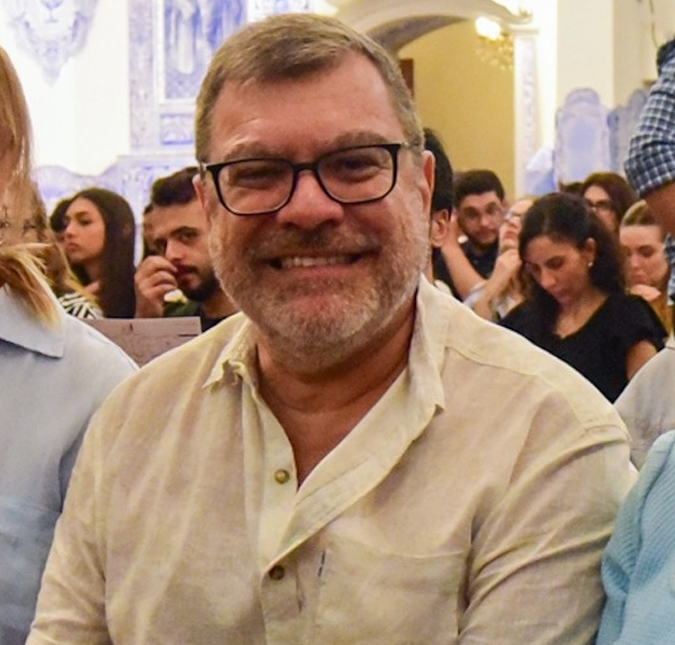 Filho de Hebe Camargo esclarece polêmica sobre mansão em ruínas: <i>Não era da minha mãe</i>
