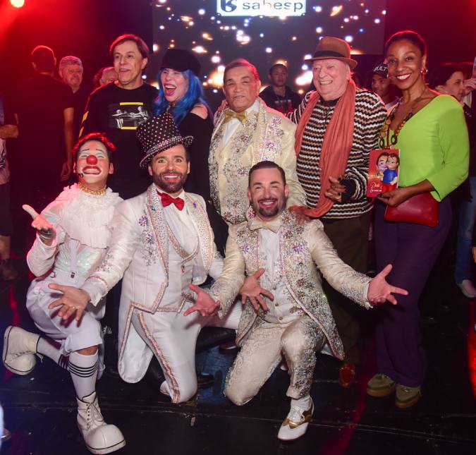 Dedé Santana comemora 90 anos de idade em circo e recebe amigos famosos, como Raul Gil e Tom Cavalcante