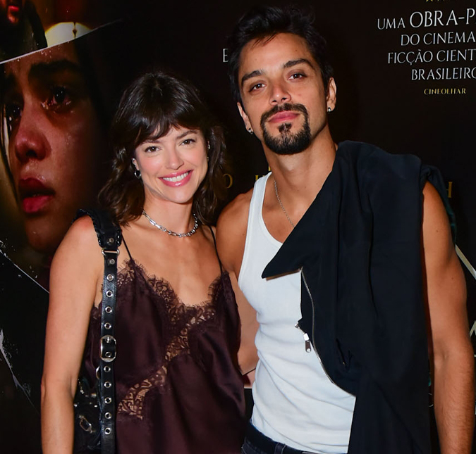 No ar em <i>Quem Ama Cuida</i>, Agatha Moreira prestigia pré-estreia de <i>Consequências Paralelas</i> com Rodrigo Simas