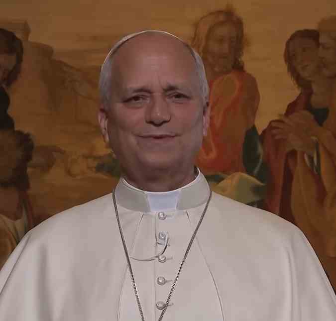 Papa Leão XIV recebe alta hospitalar após passar por cirurgia para tratar câncer no pulmão
