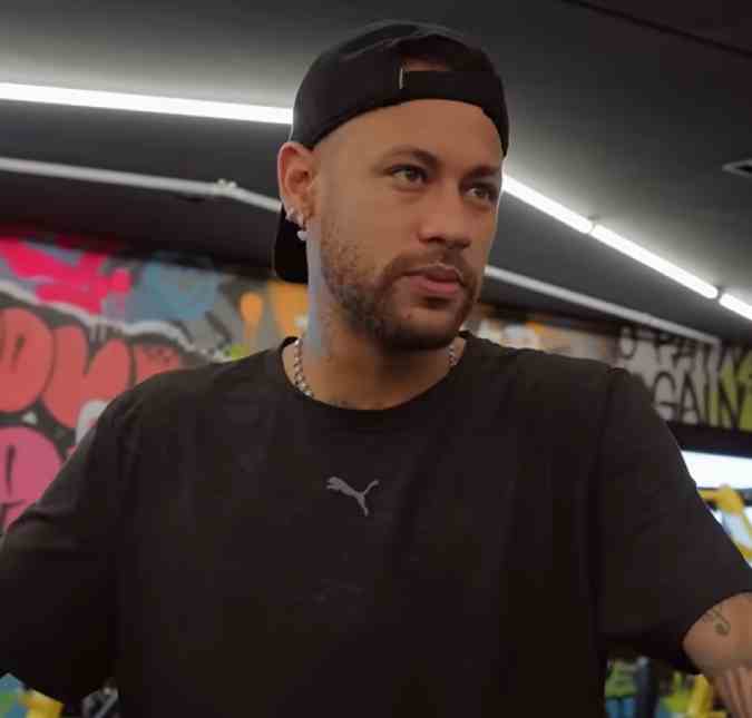 Após vitória do Santos, Neymar Jr. teria promovido festa com parças sem presença de esposas, diz programa