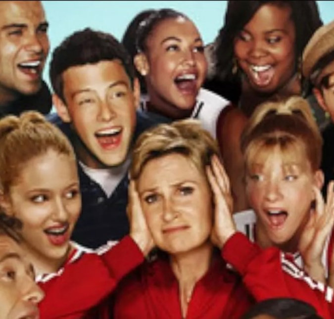 Agora é oficial! <i>Glee</i> ganha <i>reboot</i> no <i>Disney+</i> e <i>Hulu</i> após 11 anos