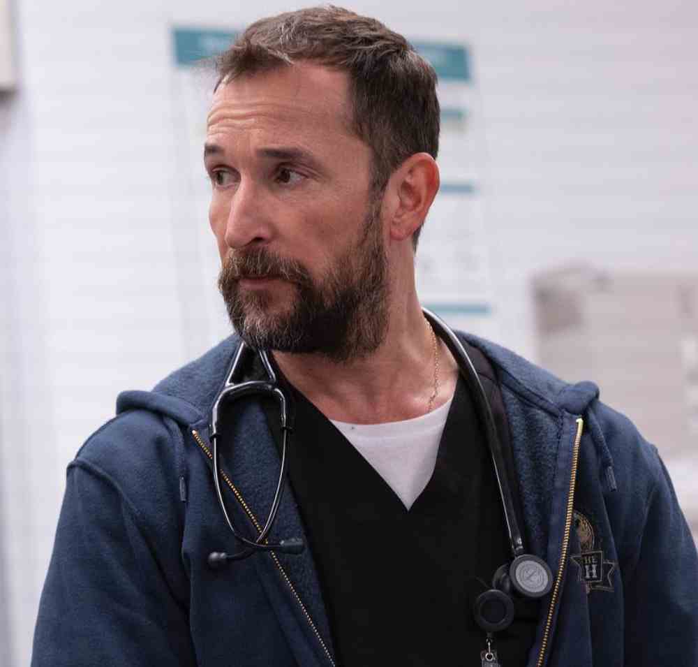 O homem mais <I>sexy</i> em 2026? Veja as melhores fotos de Noah Wyle